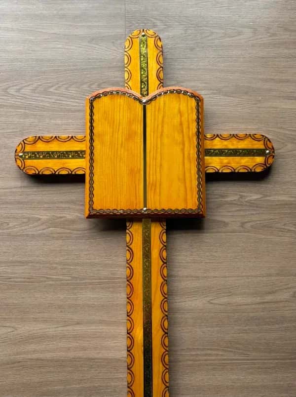 Cruz de Madera Tablon 10