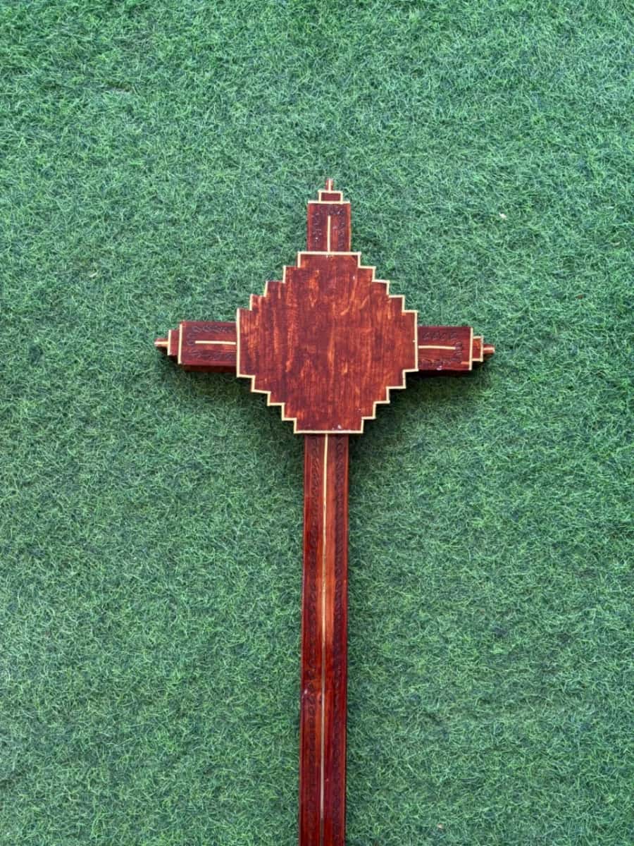 Cruz de Madera Escalonada 01
