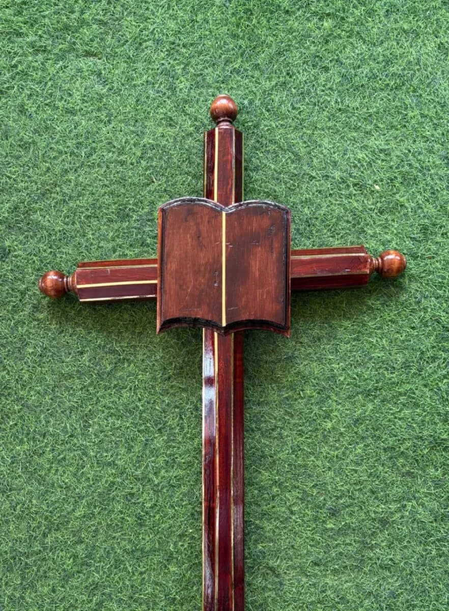 Cruz de Madera 30